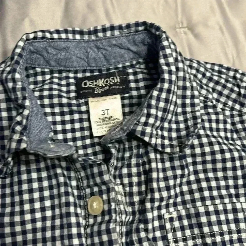 5 for 25$ Oshkosh boys button-down shirt